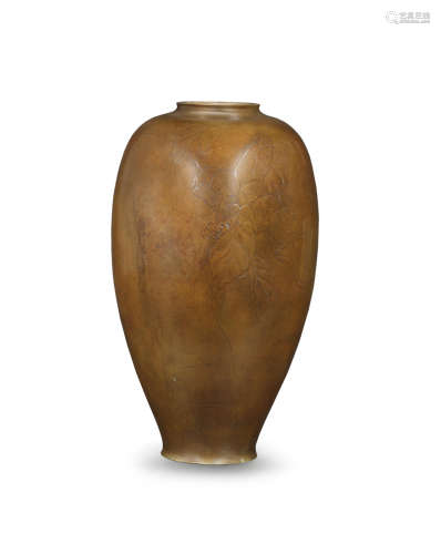 By Oshima Joun (1858-1940), Meiji (1868-1912) or Taisho (1912-1926) era, early 20th century A tall bronze slender ovoid vase