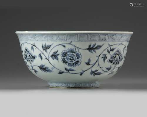 A Chinese blue and white 'floral scroll' bowl