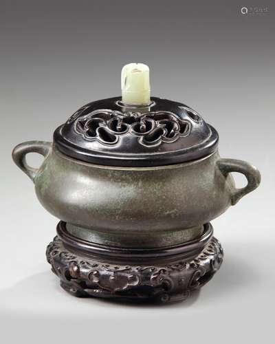 A Chinese bronze censer