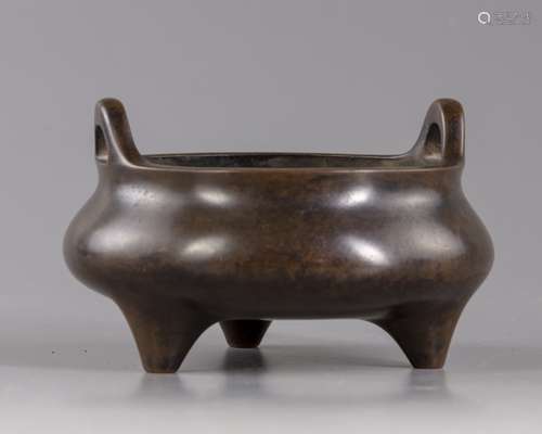 A Chinese bronze censer