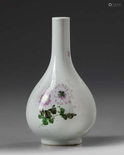 A Chinese famille rose 'flowers' vase