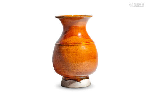 Liao Dynasty An amber-glazed vase
