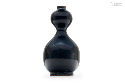 Ming dynasty A black-glazed gourd-shaped vase