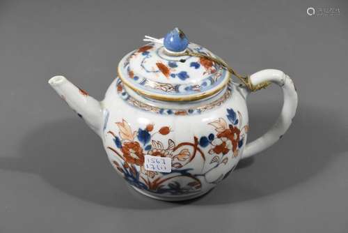 Théière en porcelaine de Chine (HT.12cm)