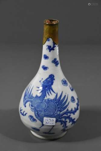 Vase en porcelaine de Chine XIX (Ht.20cm)
