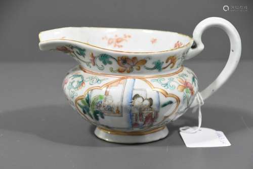 Verseuse en porcelaine de Chine (légère égrenure) ...