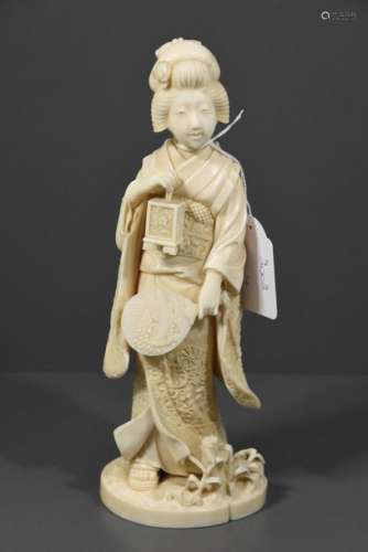 Okimono en ivoire sculpté, Japon époque Meiji (Ht....