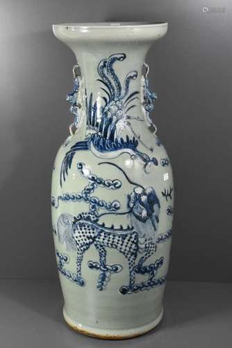 Vase en porcelaine de Chine (Ht 60cm)