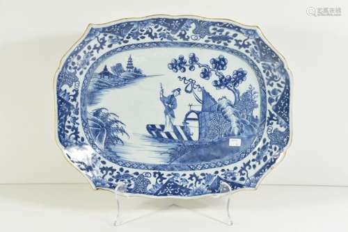 Plat en porcelaine de Chine 18ème (Long 35cm)