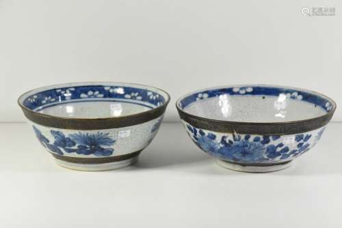 Deux bols en porcelaine de Nankin19ème (Ø23cm)