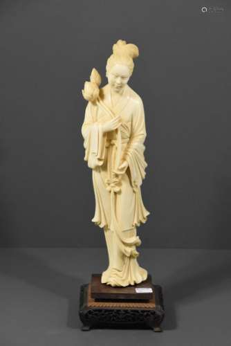 Statue en ivoire asiatique...