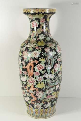 Vase en porcelaine de Chine (Ht 61cm)