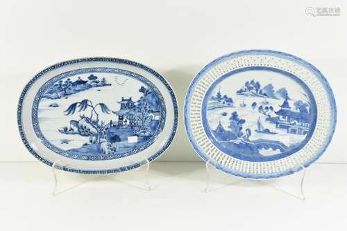 Deux plats en porcelaine de Chine 18ème (Long 30cm...