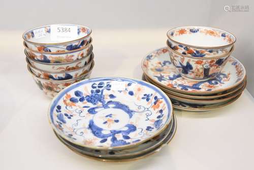 7 tasses et 5 sous tasses Imari 18ème (1 cassée)