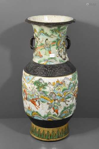 Vase en porcelaine de Nankin 19ème (Ht.44cm, troué...