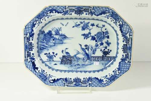 Plat en porcelaine de Chine (37 x 29cm)