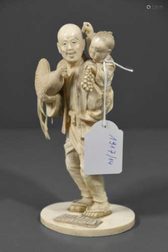 Okimono en ivoire sculpté, Japon époque Meiji (man...
