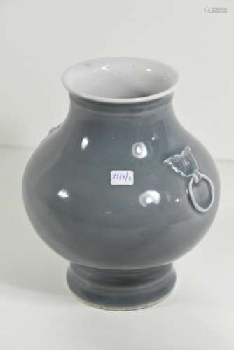 Vase en porcelaine monochrome de Chine, 19ème (HT....
