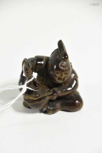 Netsuke en bois, Japon ancien (Ht.4cm)