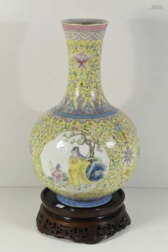 Vase en porcelaine de Chine République début 20ème...