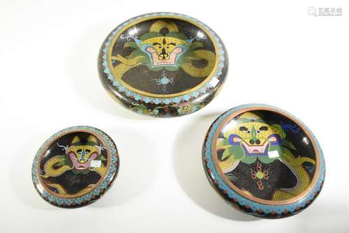 Série de trois vide poches en bronze cloisonné, Ch...