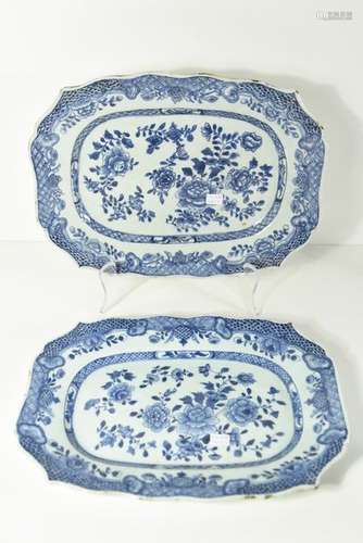 Paire de plats en porcelaine de Chine 18ème (22 x ...