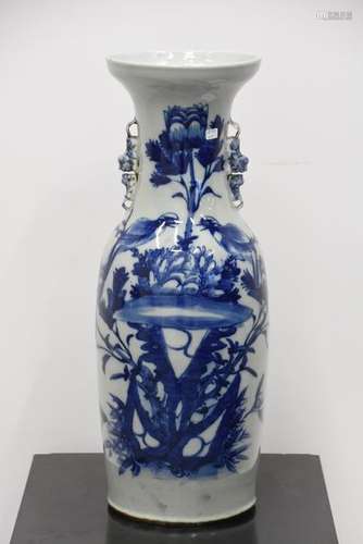 Vase en porcelaine de Chine (Ht 58cm)