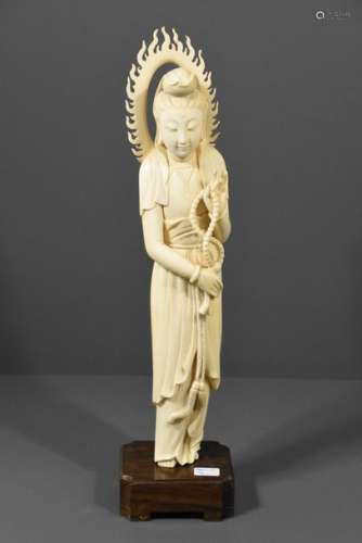 Statue en ivoire asiatique...