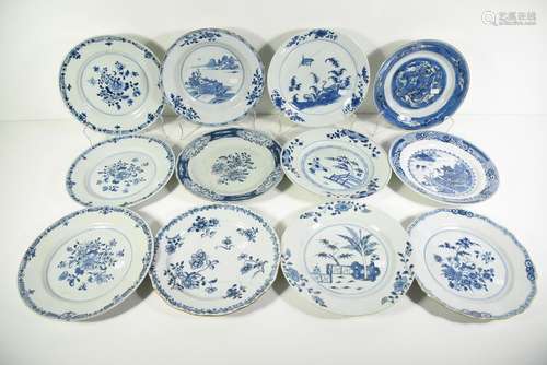 Lot de 12 assiettes en porcelaine de Chine 18ème a...