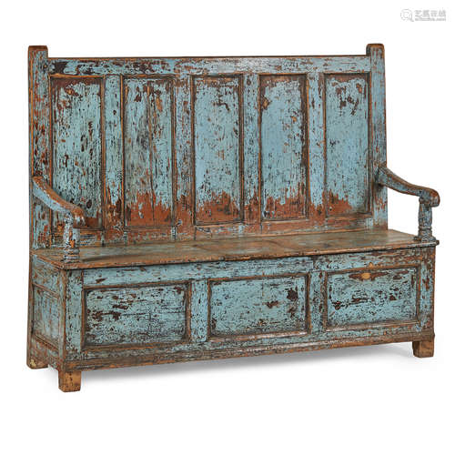 GEORGIAN BLUE PAINTED PINE BOX SETTLE 18TH CENTURY the five panel back above a long seat with a