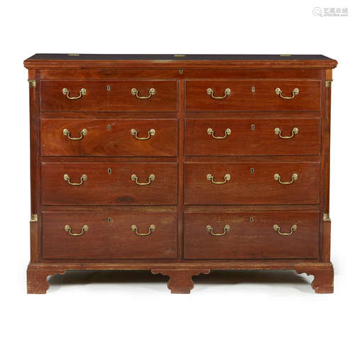 GEORGE III MAHOGANY MULE CHEST 18TH CENTURY the hinged top above two banks of four graduated drawers