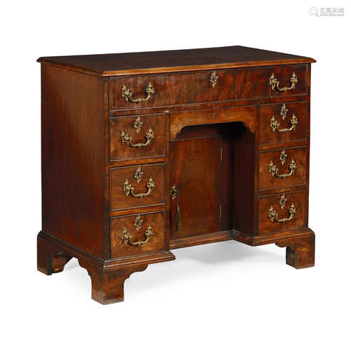 GEORGE III MAHOGANY DRESSING TABLE MID 18TH CENTURY the rectangular top with a moulded edge above