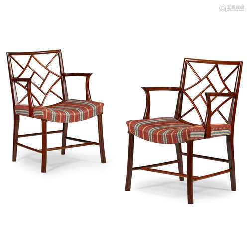 SET OF SIX MAHOGANY 'COCKPEN' DINING CHAIRS 20TH CENTURY comprising four side chairs and a pair of