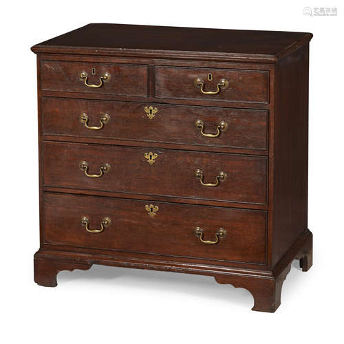 GEORGE III SMALL OAK CHEST OF DRAWERS LATE 18TH CENTURY the rectangular top with a moulded edge over