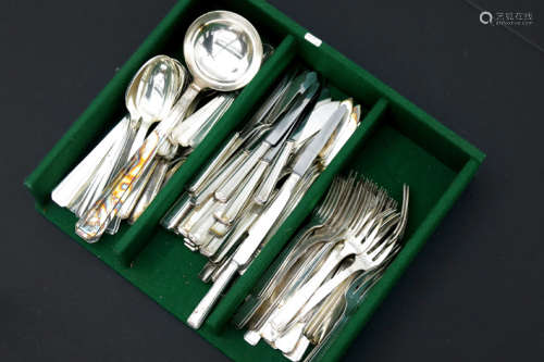 109-delig Art Deco bestek in verzilverd metaal - ca 1930 - - 109 pieces of [...]