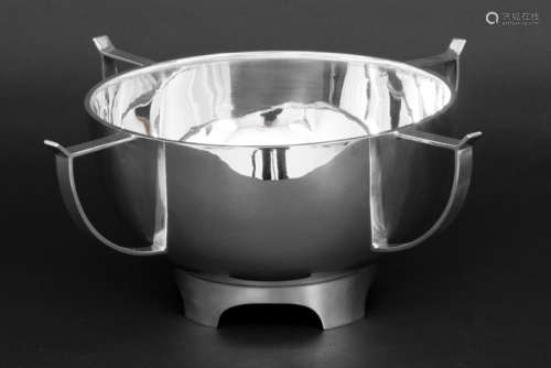 HENRY WILKINSON Art Deco-bowl met vier grepen en op een ietwat speciale voet in [...]