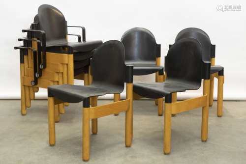 THONET lot (arm)stoelen van de jaren '90 in hout en zwarte kunststof gemerkt - [...]