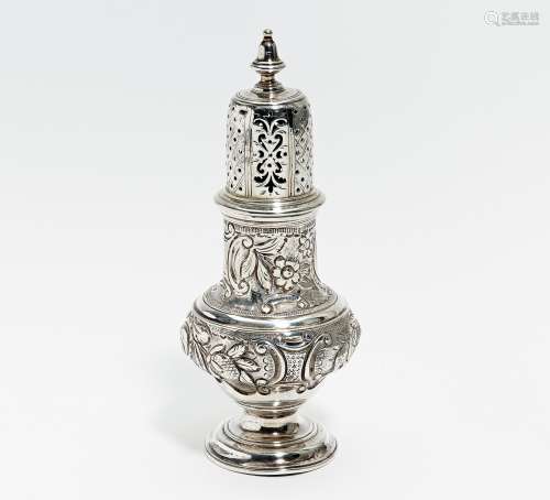 GEORGE II ZUCKERSTREUER. London. 1743-44. Edward Aldrige. Silber. Ca. 212g. Höhe 17cm. BZ London