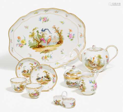 DEJEUNER MIT VOGELMOTIVEN UND BLUMENMALEREI. Meissen. Vor 1924. Porzellan, farbig und gold