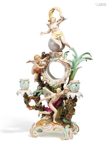 UHRGEHÄUSE MIT CHRONOS UND FORTUNA. Meissen. 19. Jh. Modell J.J. Kaendler. Porzellan, farbig und