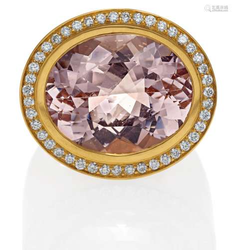 MORGANIT-DIAMANT-RING. Deutschland, um 2000. 750/- Roségold, Gesamtgewicht: 21,5g. EU-RM: 54,5.