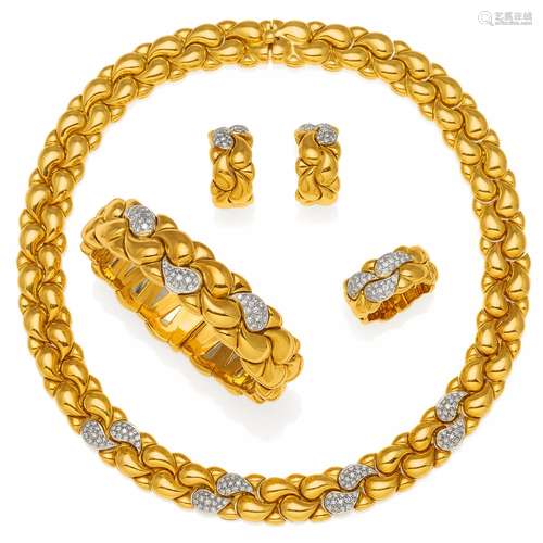 CHOPARDCasmir. Diamant-Set: Collier, Armspange, Ohrstecker und Ring. Frankreich, um 1990. 750/-