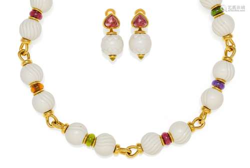 BULGARIChandra. Farbstein-Set: Collier und Ohrclips. Italien, um 2000. 750/- Gelbgold, weiße