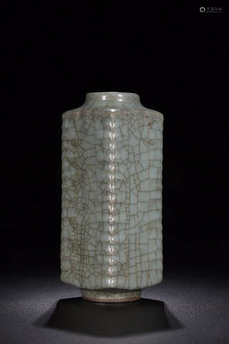 AN GRAY PAINTED GLAZE VASE