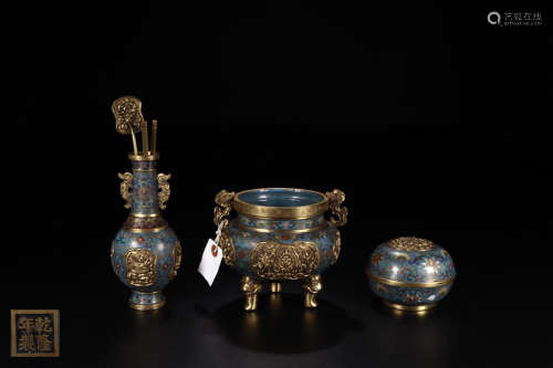 A SET OF ENAMELED BRONZE FURNITURES WITH QIANLONG MARKING