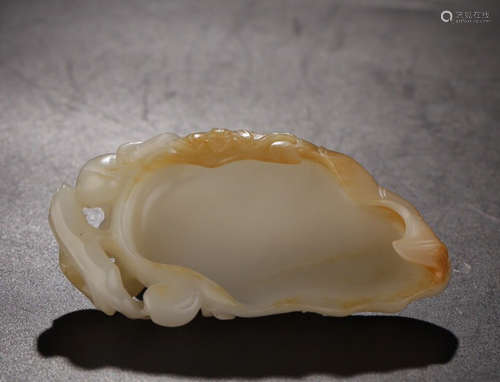 A PEACH LEAF SHAPE HETIAN JADE INK BED