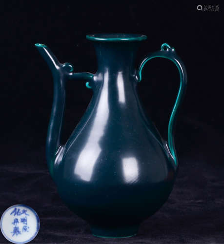 A BLUE AND WHITE MEI VASE WITH METAL DECORATION