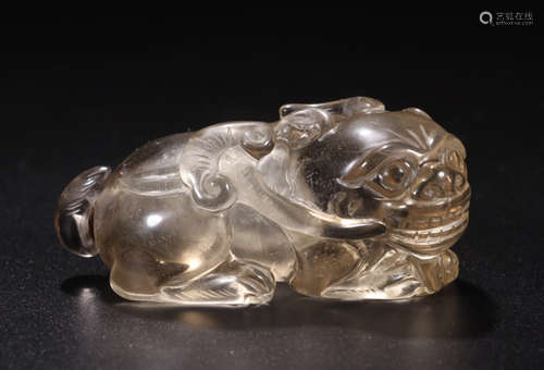 A BEAST SHAPE CRYSTAL SNUFF BOTTLE