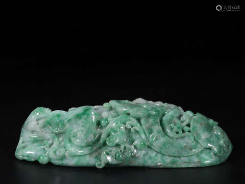 A SMALL MOUNTAIN SHAPE JADEITE ORNAMENT