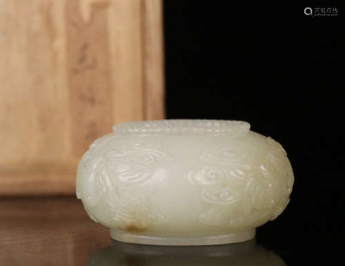 A HETIAN JADE WATER PO WITH CLOUD PATTERNS